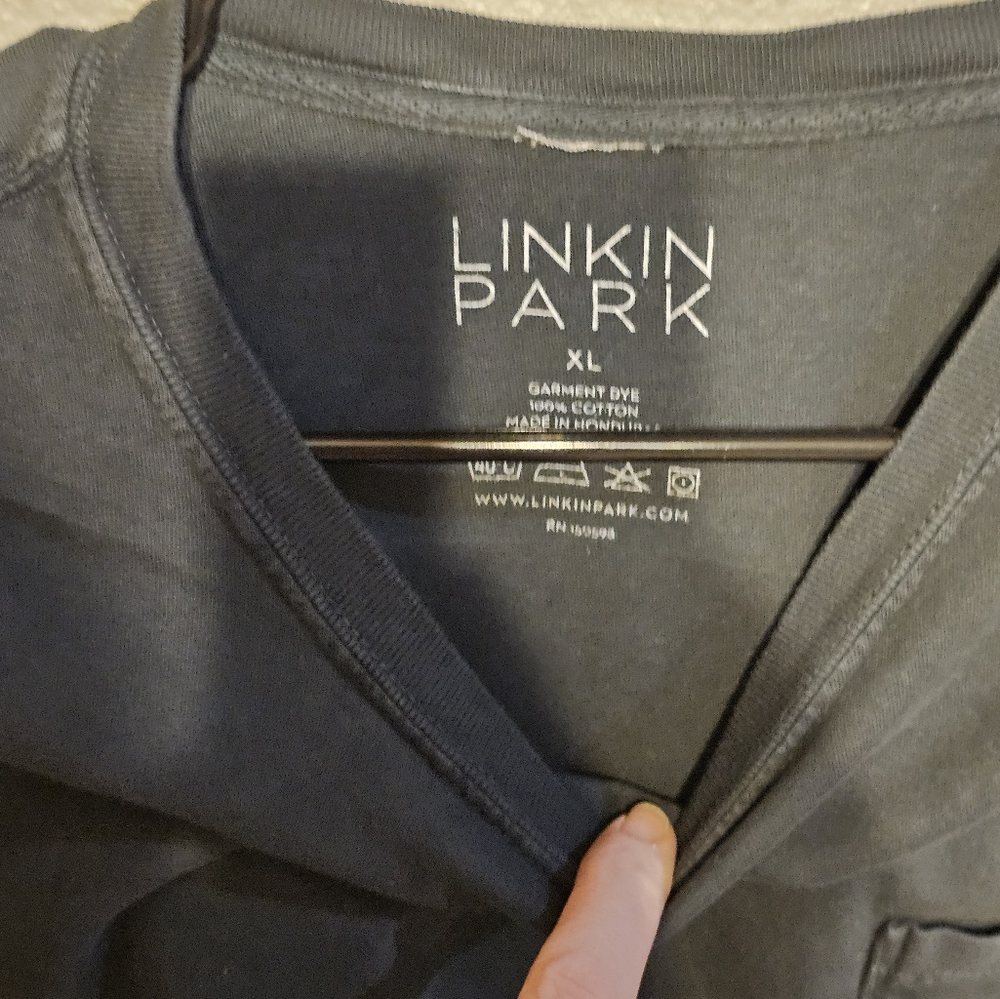 Linkin Park Rock Band T-shirt - Picture 2 of 5